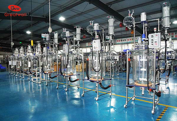 玻璃反應釜控溫介質(zhì)怎么選擇？