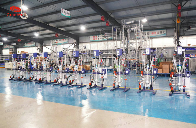 雙層玻璃反應(yīng)釜主要特點(diǎn)，使用規(guī)范