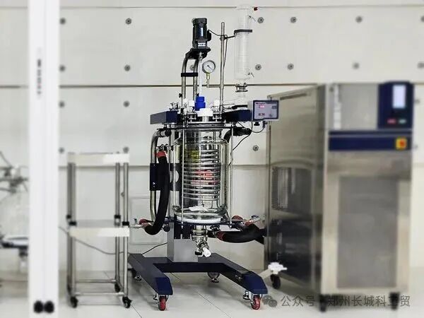 玻璃反應釜內冷盤管加持——直面快速放熱不慌,鎖定溫度穩定護航